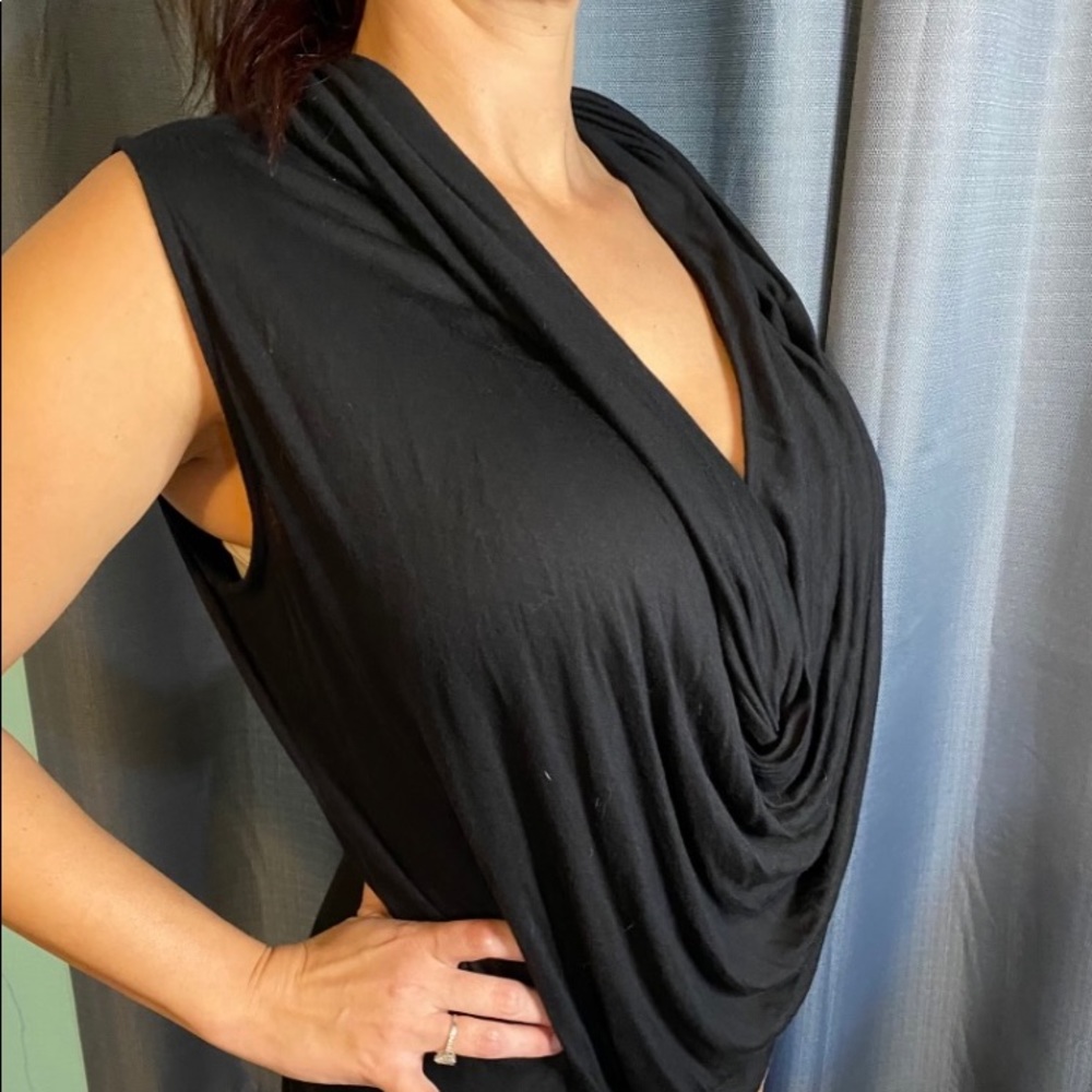 SOLD.Jennifer Lopez Black cow neck tank